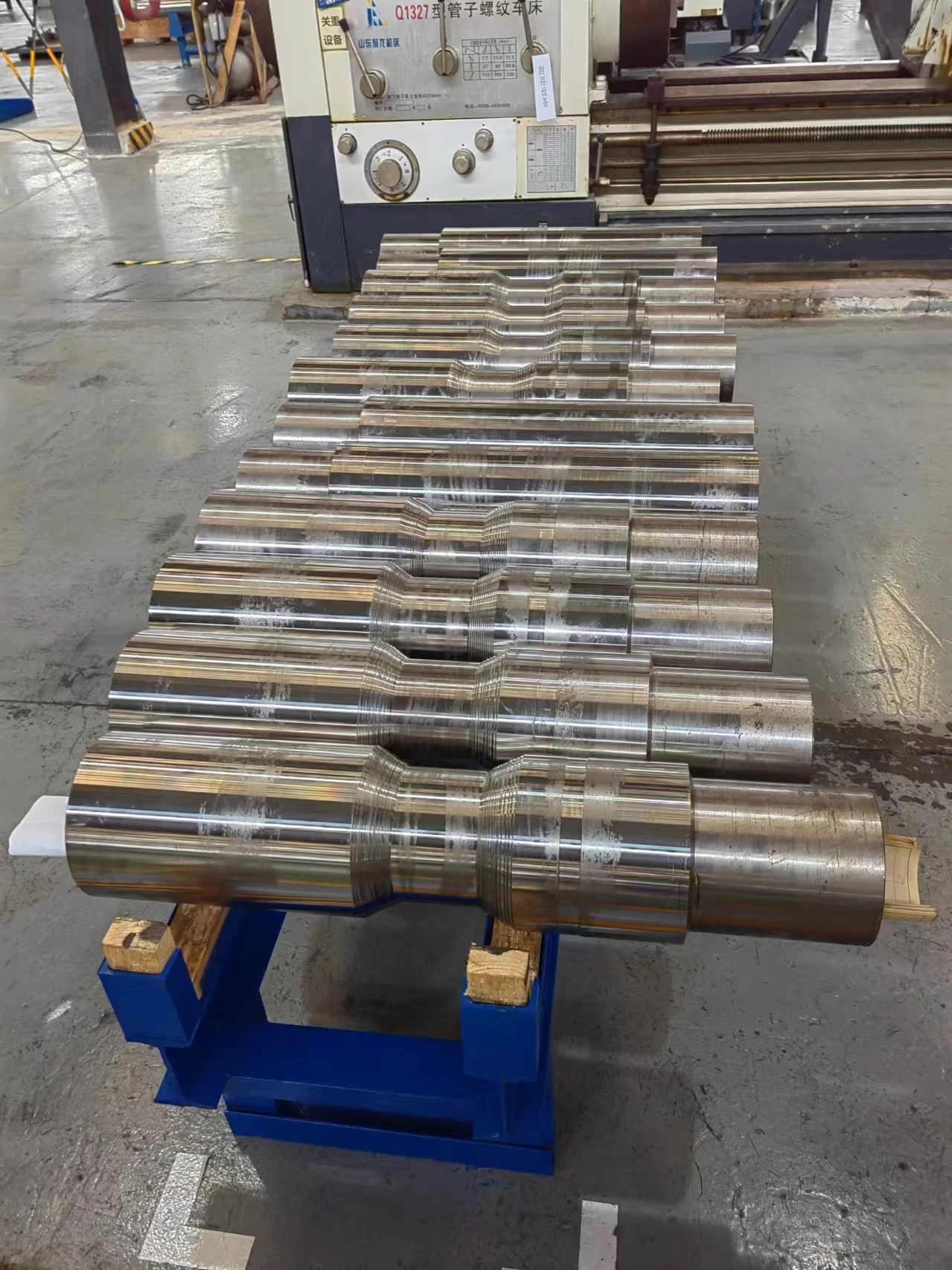 Инструмент для снижения ударов и вибраций бурения на месторождениях гидравлические амортизирующие Подводные устройства с радиальным осевым направлением