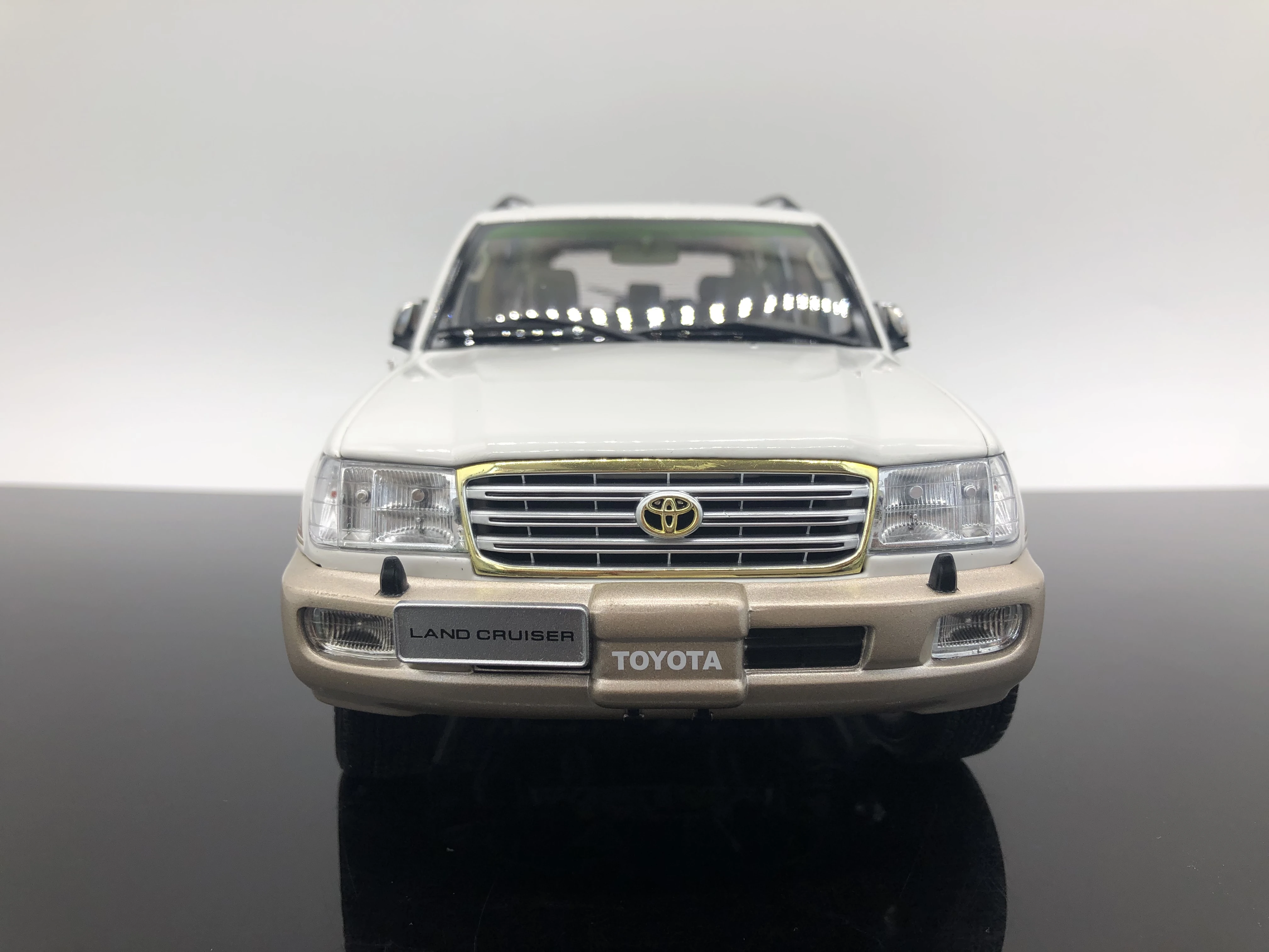 1:18 новая версия оригинальная фабричная модель land cruiser из сплава автомобиль подарок предметы