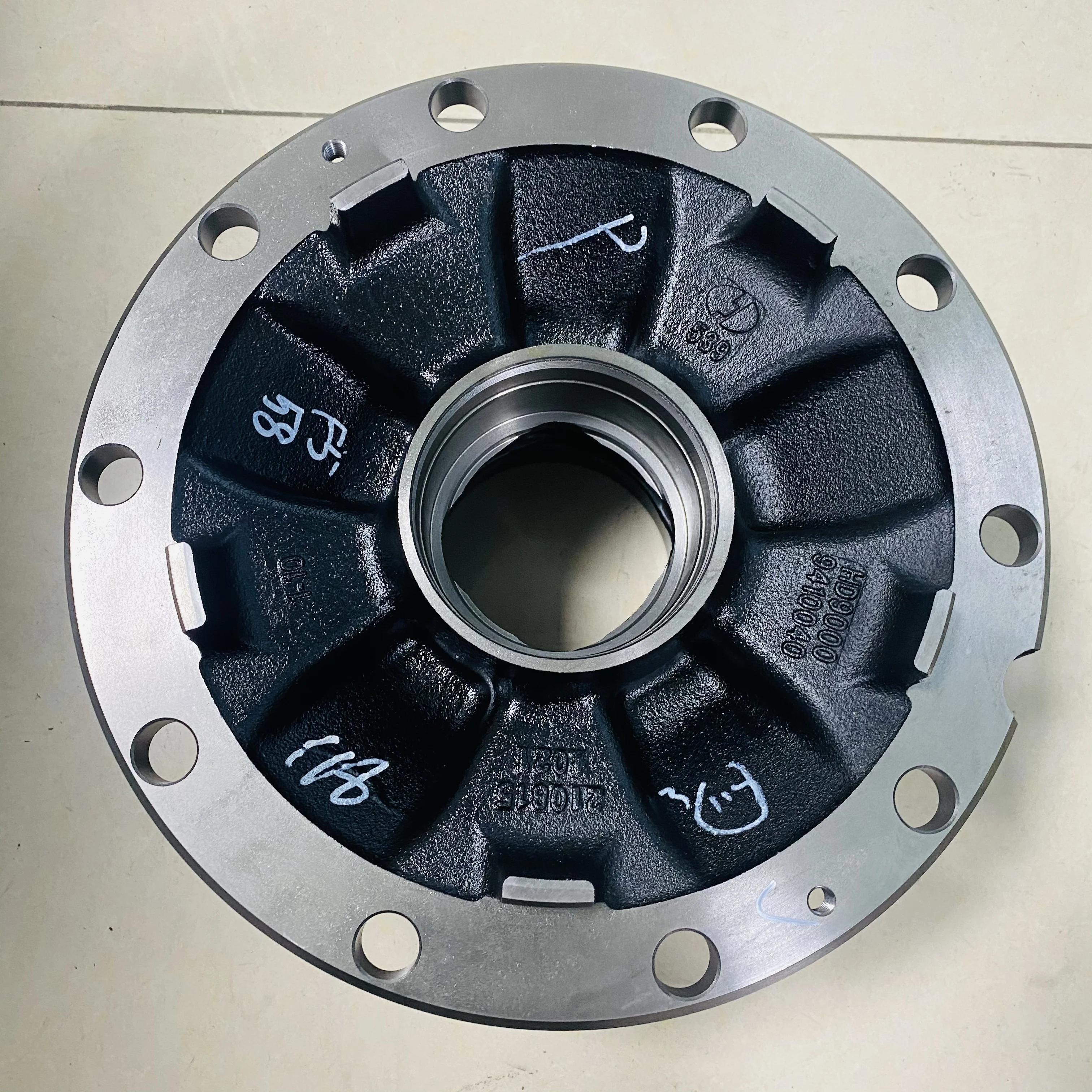 Factory professional HD90009410040 front hub