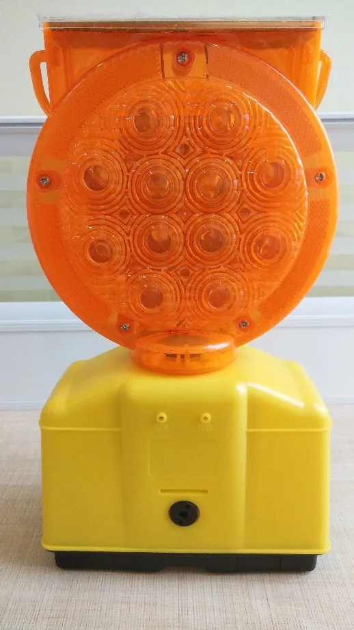 Strong Visibility Outdoor Safety Beacon Pavement Sign 5.5V 0.6W Solar Panel Barricade Warning Light with Flashing Effect