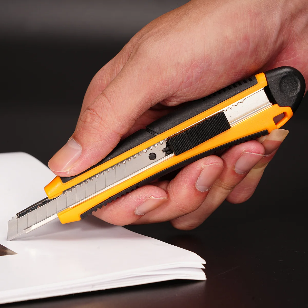 ZY-801 High Quality Custom 9mm Snap off Knife Utility Knife Cutter knife For Wallpaper Cutting