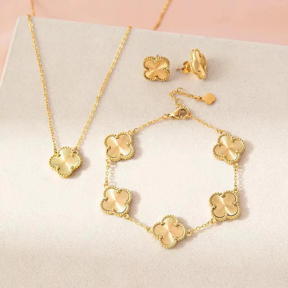 High quality recessed border gold four-leaf clover jewelry good luck personality fastness stainless steel jewelry