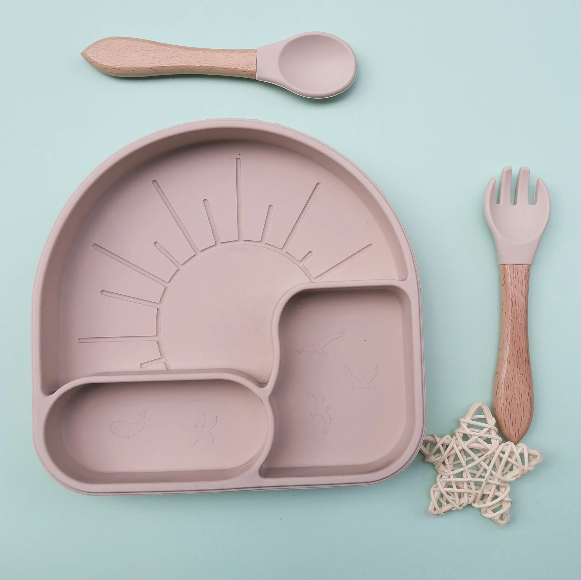 BPA Free Silicone Baby Feeding Set Food Grade Level Tableware For Babi Eating Learning