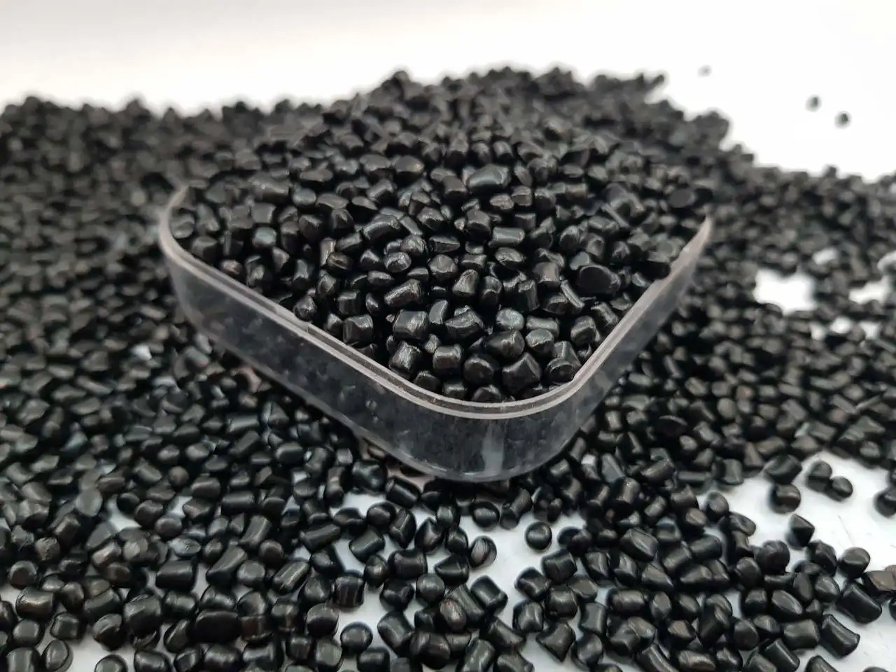 PC PVC ABS Black masterbatch для труб и выдувных пленок