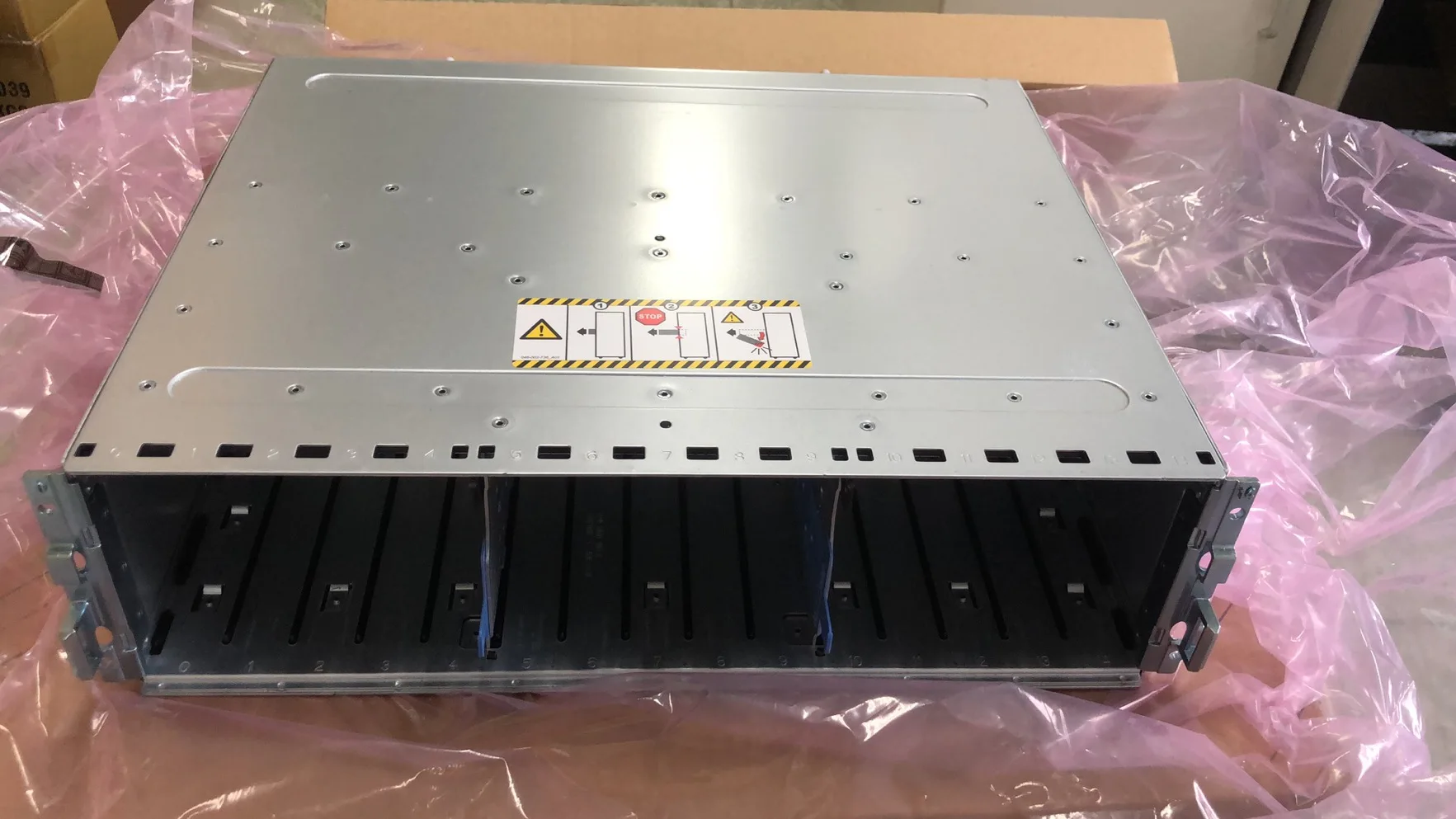 Дисковый диск VNXB6GSDAE25F 5200 VNXB 25X2.5 6G SAS ДЛЯ EMC