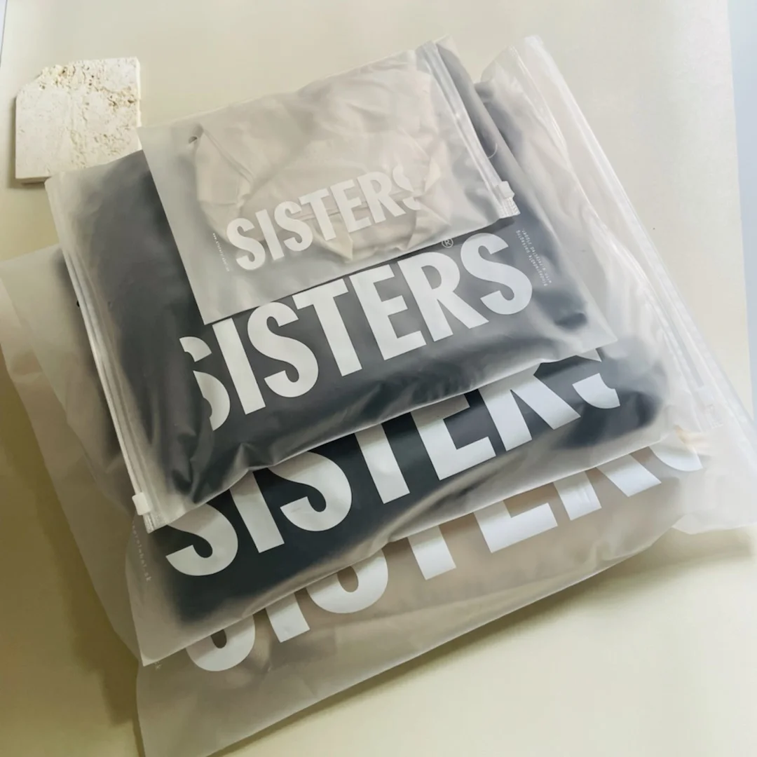 Custom Frosted Zipper Plastic Bag Eco Friendly Zip Lock Garment Bags Shirts Waterproof Swimwear Packaging Bags