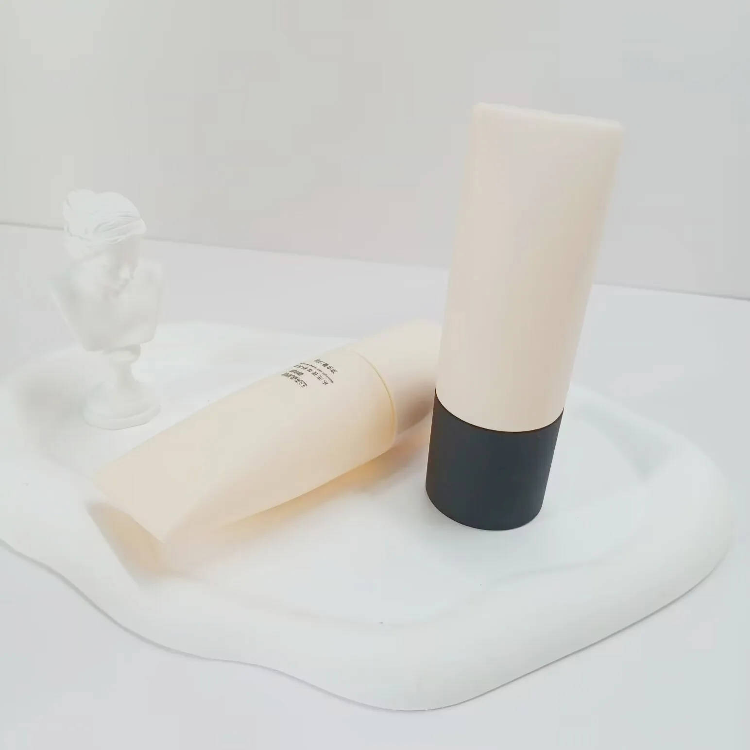 Plastic Bottle PE 30ml Isolation Cream Sunscreen Bottle Hand Cream Lotion Bb Cream Foundation Flat Bottle