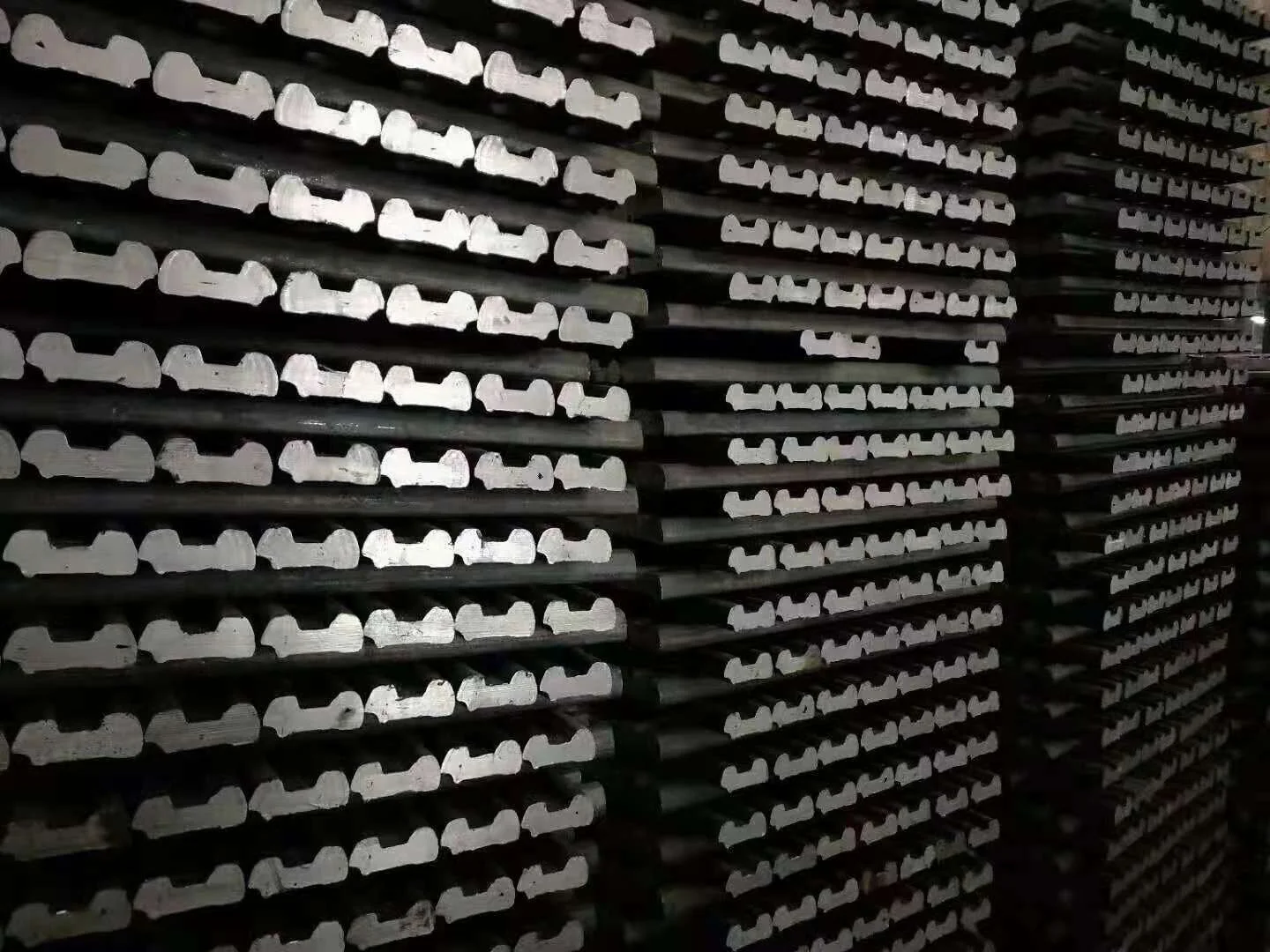 Best Price Wholesale Iron Scrap Used Rails 100% Pure Cast Iron Scrap Yard Hms Used Rails For Sale