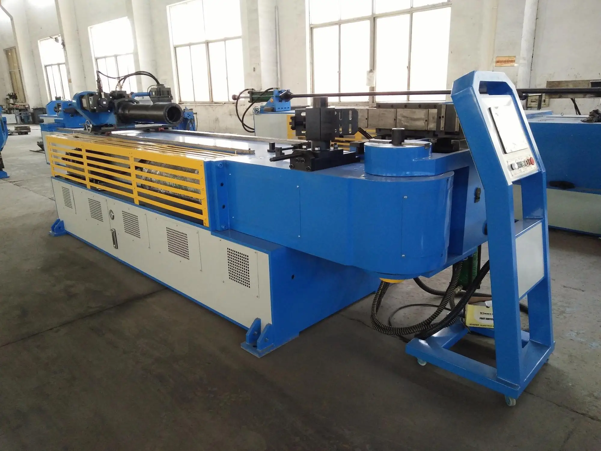 AlibabaSelect Chinese manufacturer steel exhaust mandrel pipe bender  advantage of cnc pipe bending machine