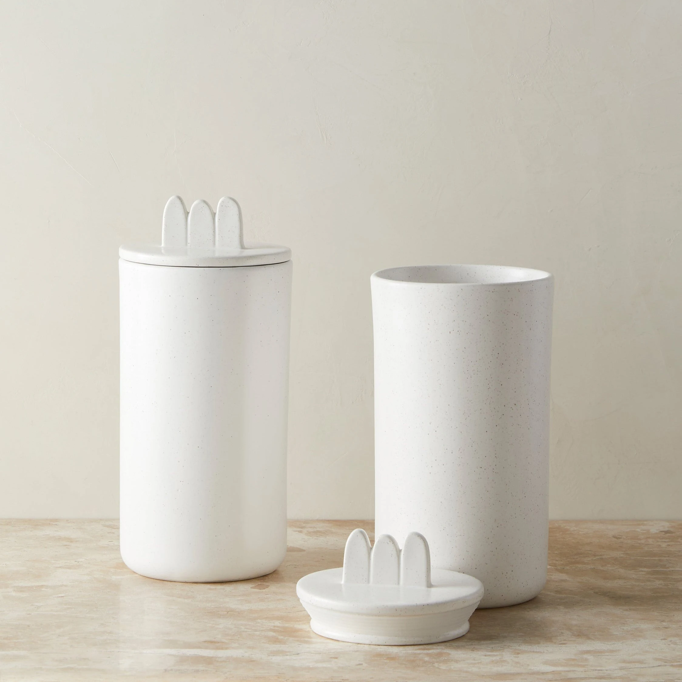 Glamorous flecks glaze matte white stoneware kitchen storage bottles & jars ceramic sugar tea coffee canister with unique lid