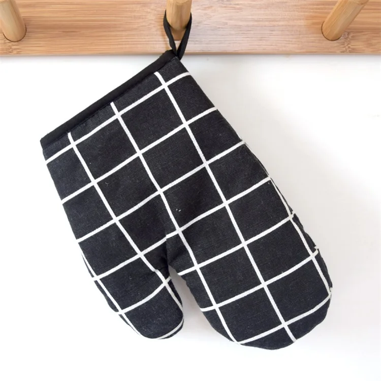 Household Insulated Microwave Oven Mittens  Thickened Heat Resistant Oven Mitts