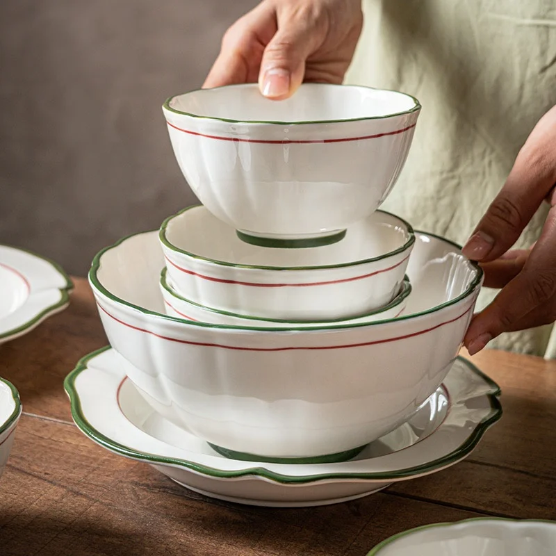 Заводская оптовая продажа керамическая посуда в европейском стиле изысканная фарфоровая на заказ форме цветка