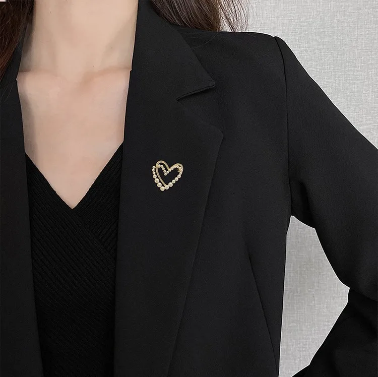 Exquisite Love Heart Crystal Pearl Brooch Pin for Women Lady Unique Design Double Layer Heart Brooch