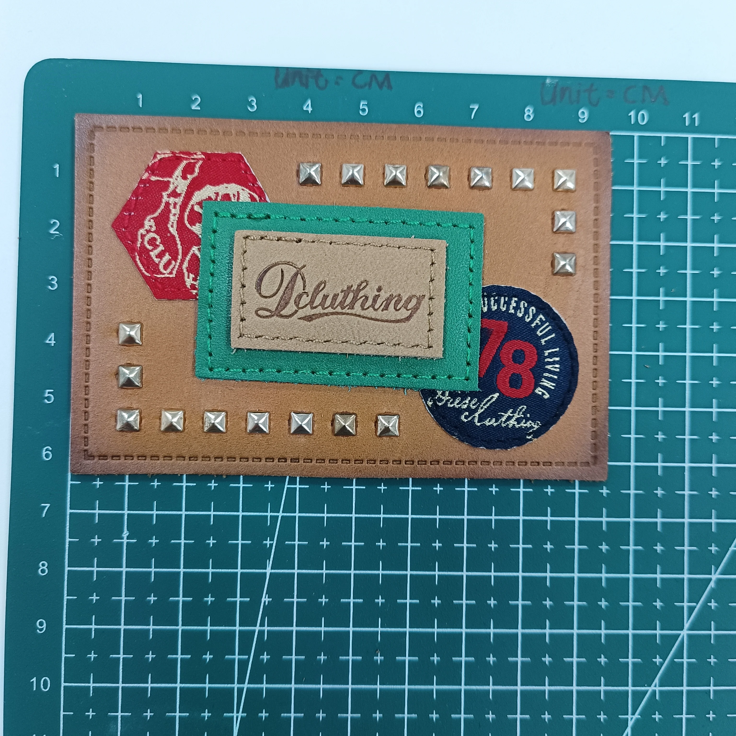 Customized Jeans with Genuine Leather Patches and Embossed Tags at Preferential Prices Fashion Clothing Metal Logo