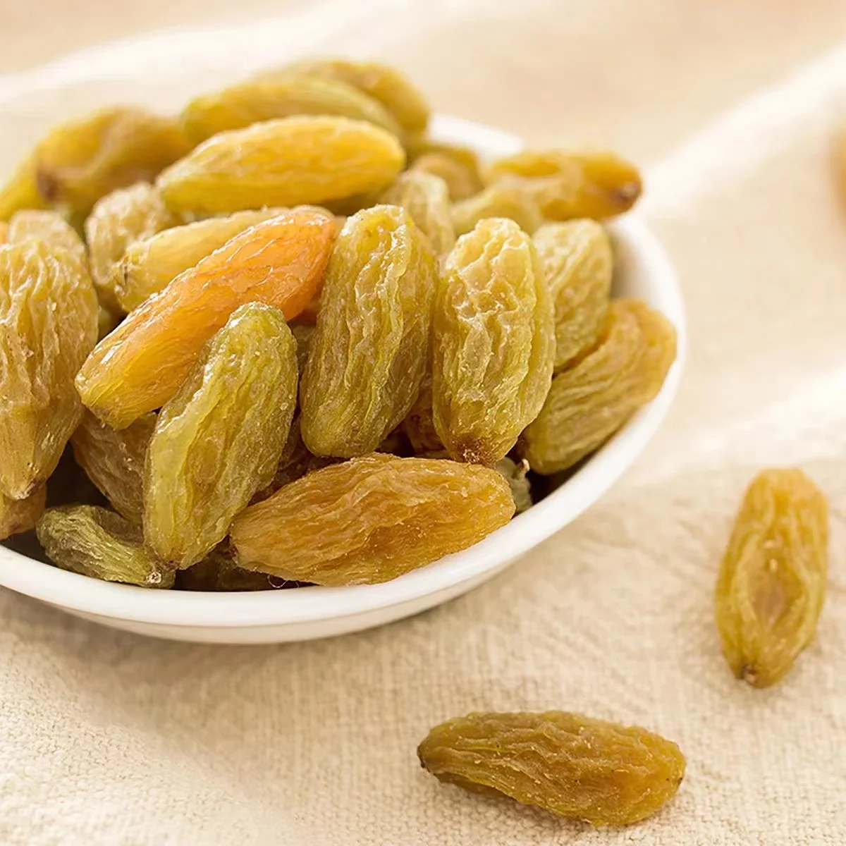 Factory Supply Top Quality Luscious Dried Seedless Golden Raisins