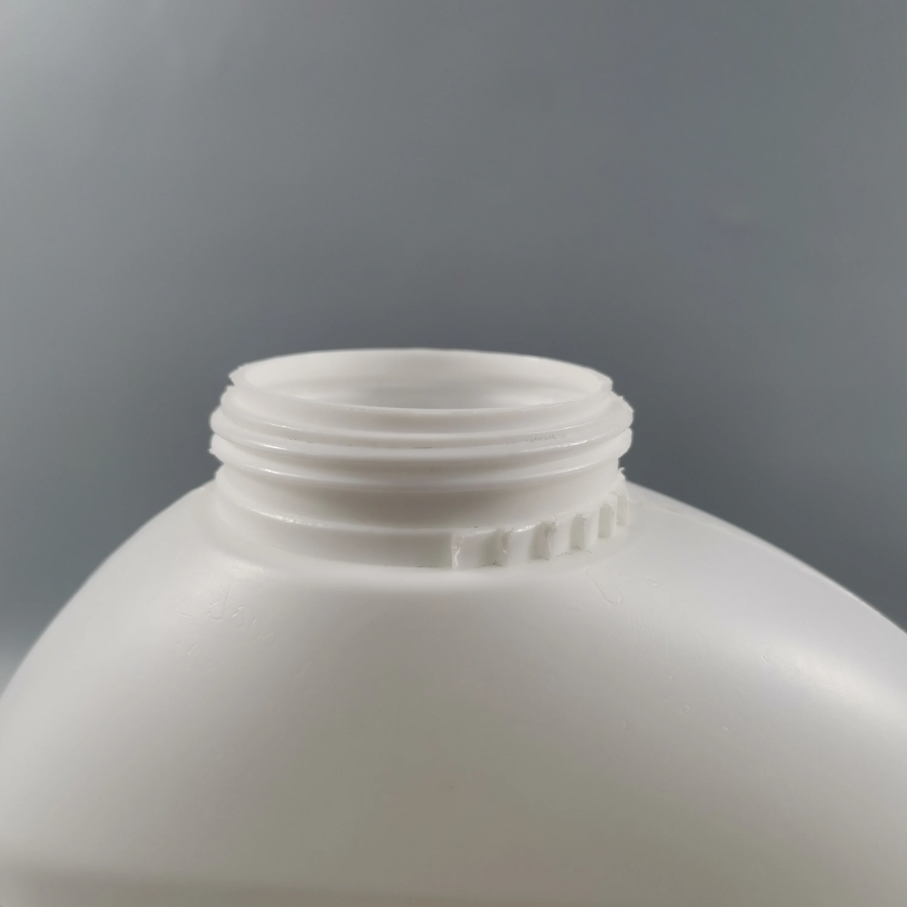 Liquid laundry detergent plastic bottles 2 litre wholesale from manufacturer PE bottles sold