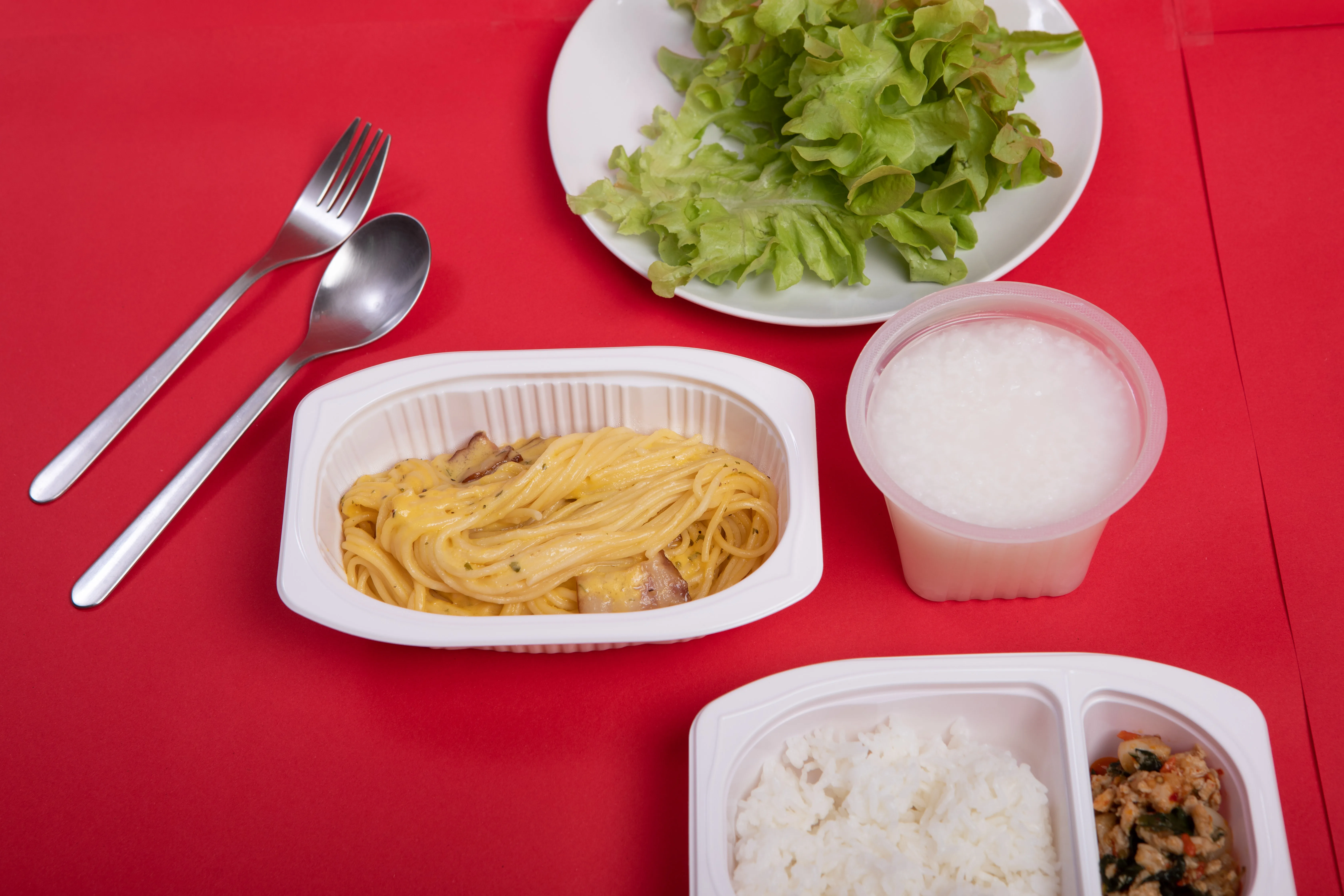 
Plastic High Barrier EVOH Disposable Tray 130ml Plastic Cup Wet Pet Food Packaging 