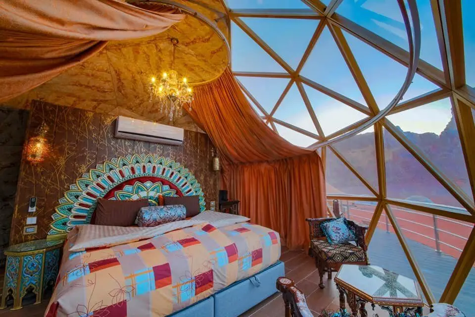 Glass Igloo Dome House Glamping Hotel with Good Insulation in Winter