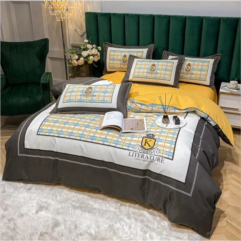 Factory wholesale 2021new design luxury microfiber fabric 150gsm high thread count smooth big size bed cover bedding set 4 piece