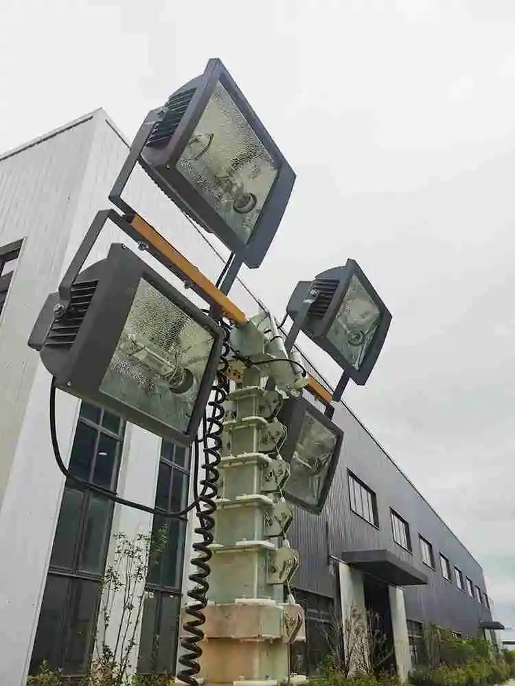 Factory Direct Sale Telescoping Rotating Solar Tower With Warning Light And Crane For Factory Lighting Solutions