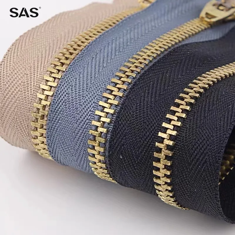 SAS Высококачественная куртка на молнии Индивидуальный размер логотипа черный цвет открытая металлическая молния для одежды