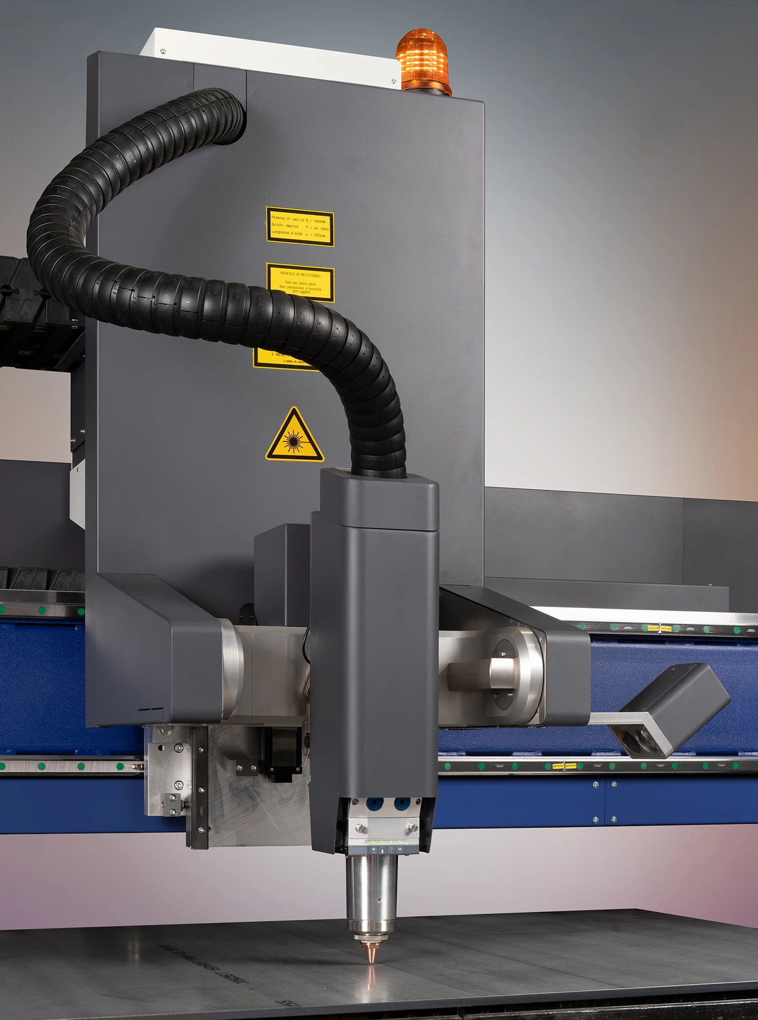 Messer ELEMENT 400L smart cutting laser bevel cutting machine