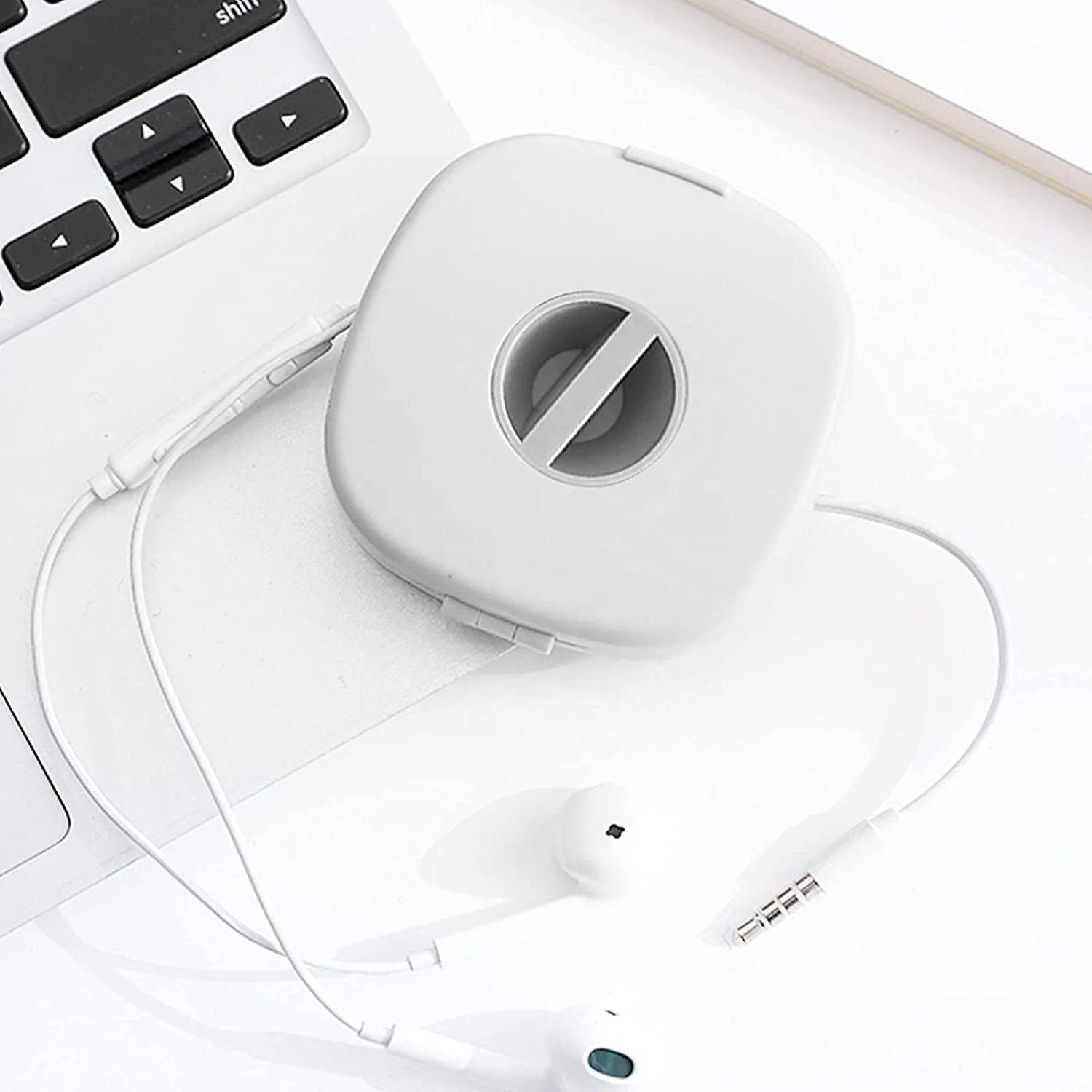 New Design Hot seller Ningbo Consumer Accessories Retractable Cable Management Reels Small Winder Case Charging Cord Organizer