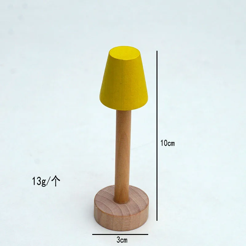 Деревянная мебель для кукольного домика
