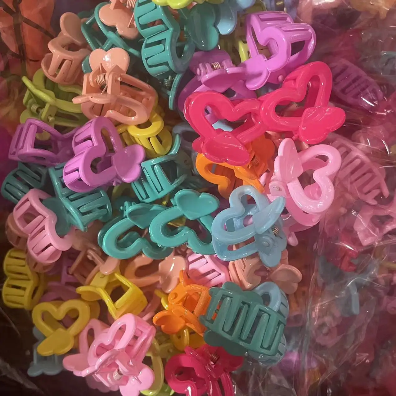 Mylulu 2000pcs Mini Hair Claw Clips for baby and girl Cute small Hair Accessories Hair Clip Pin Clamp Non Slip Tiny Plastic Clip