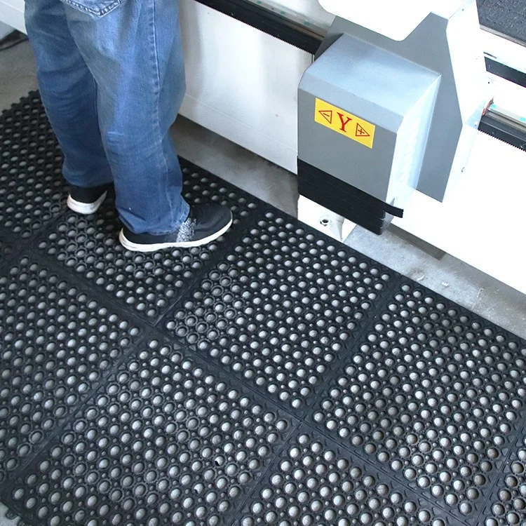 Durable and easy to clean with small hole grip anti slip o ring floor door rubber mat