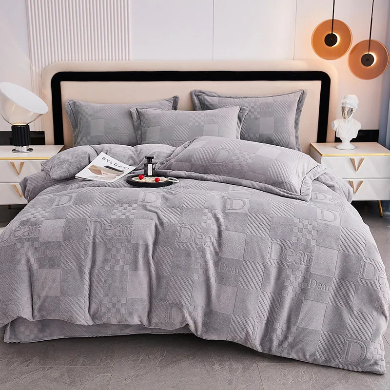 New winter thickened and warm carved Australian velvet four piece set, three-dimensional cut milk velvet, one piece for shipping