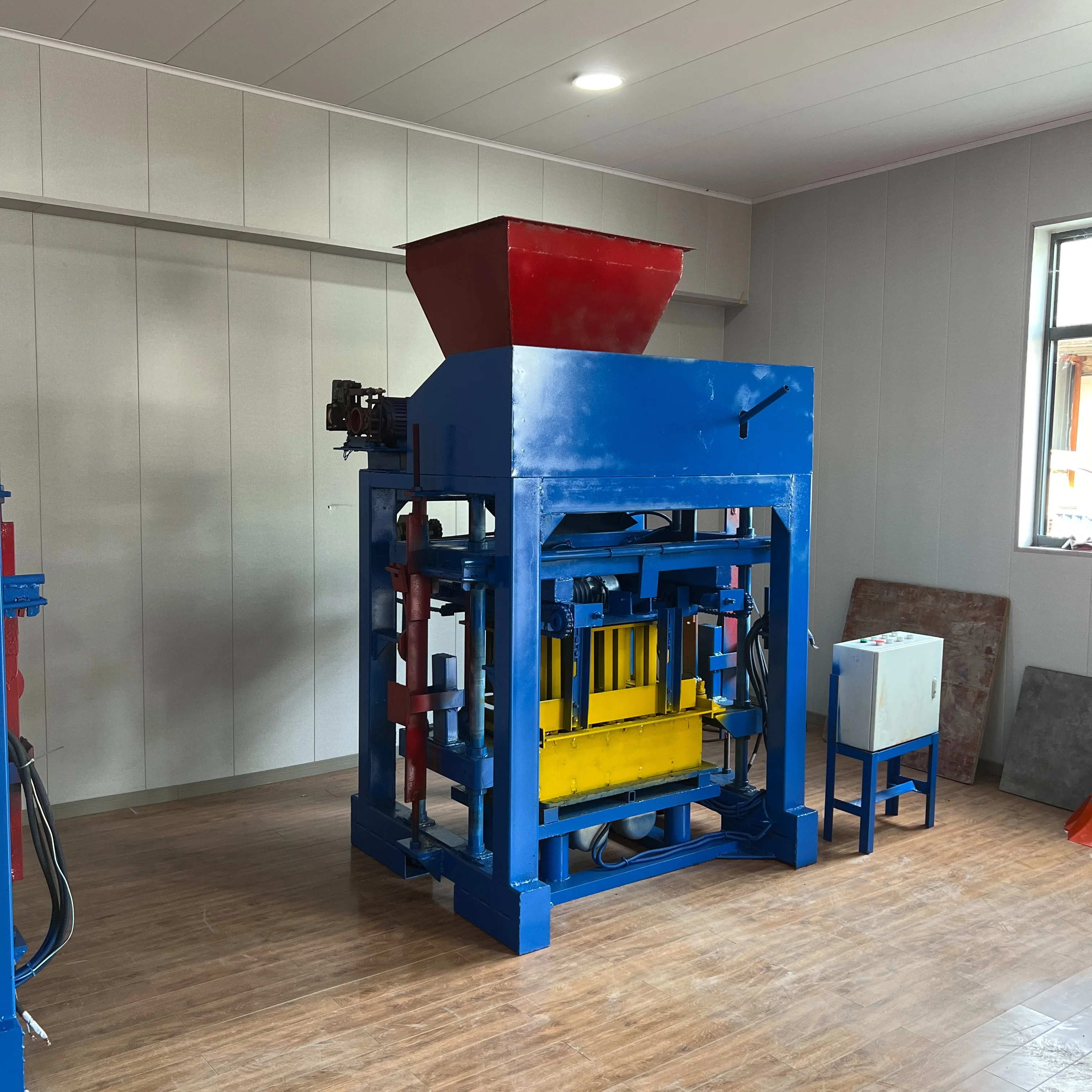 Block Brick Making Machinery Automatic Lifting Machine Pallet Free