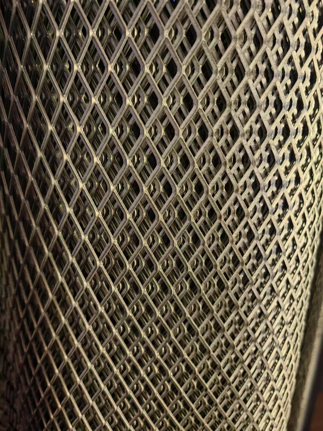 Durable Diamond Aluminum /stainless steel Sheet Expandable Security Fence Wire Mesh Nature Pressure Treated Farm Fence