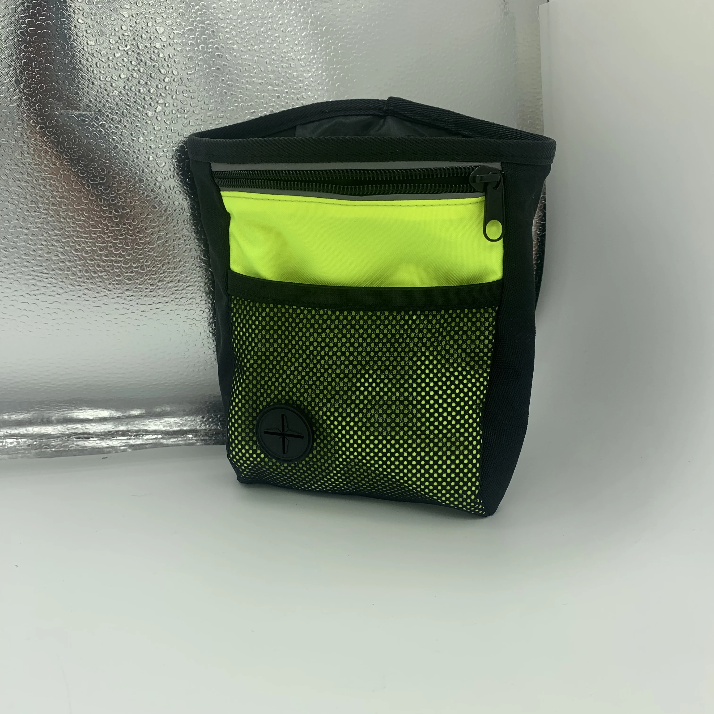 Hanyang OEM Custom waterproof fabric walking waste pet treat bag dog training pouch  perforated pet food bag with belt