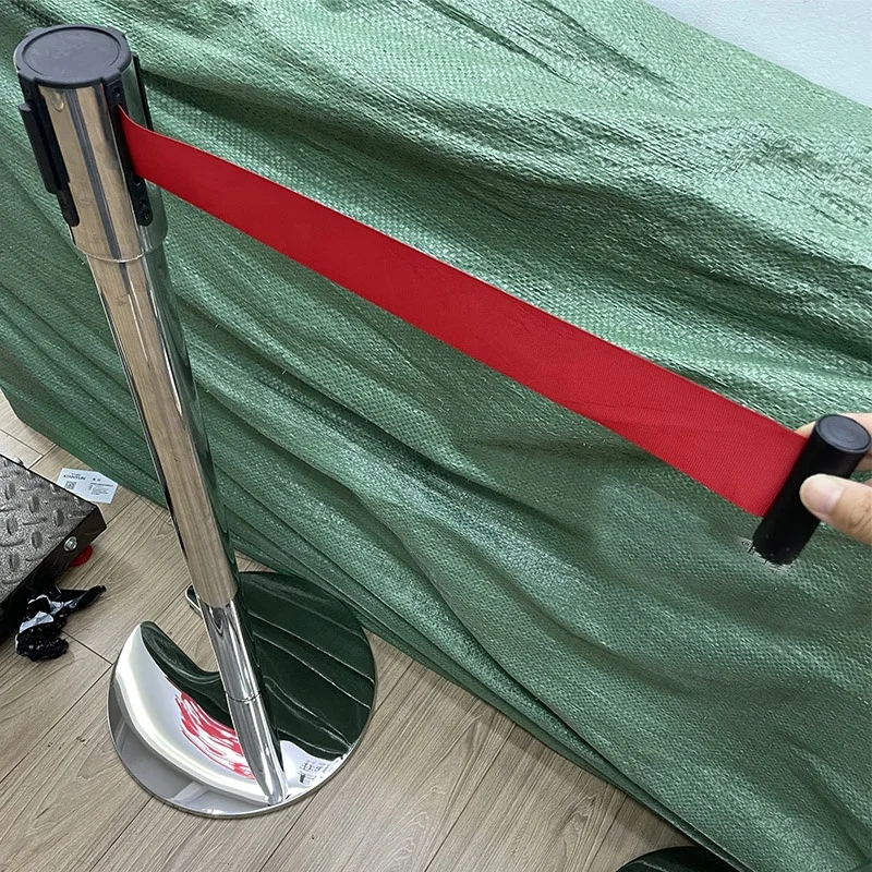 Stainless steel 201 crowd control barriers retractable stanchion post