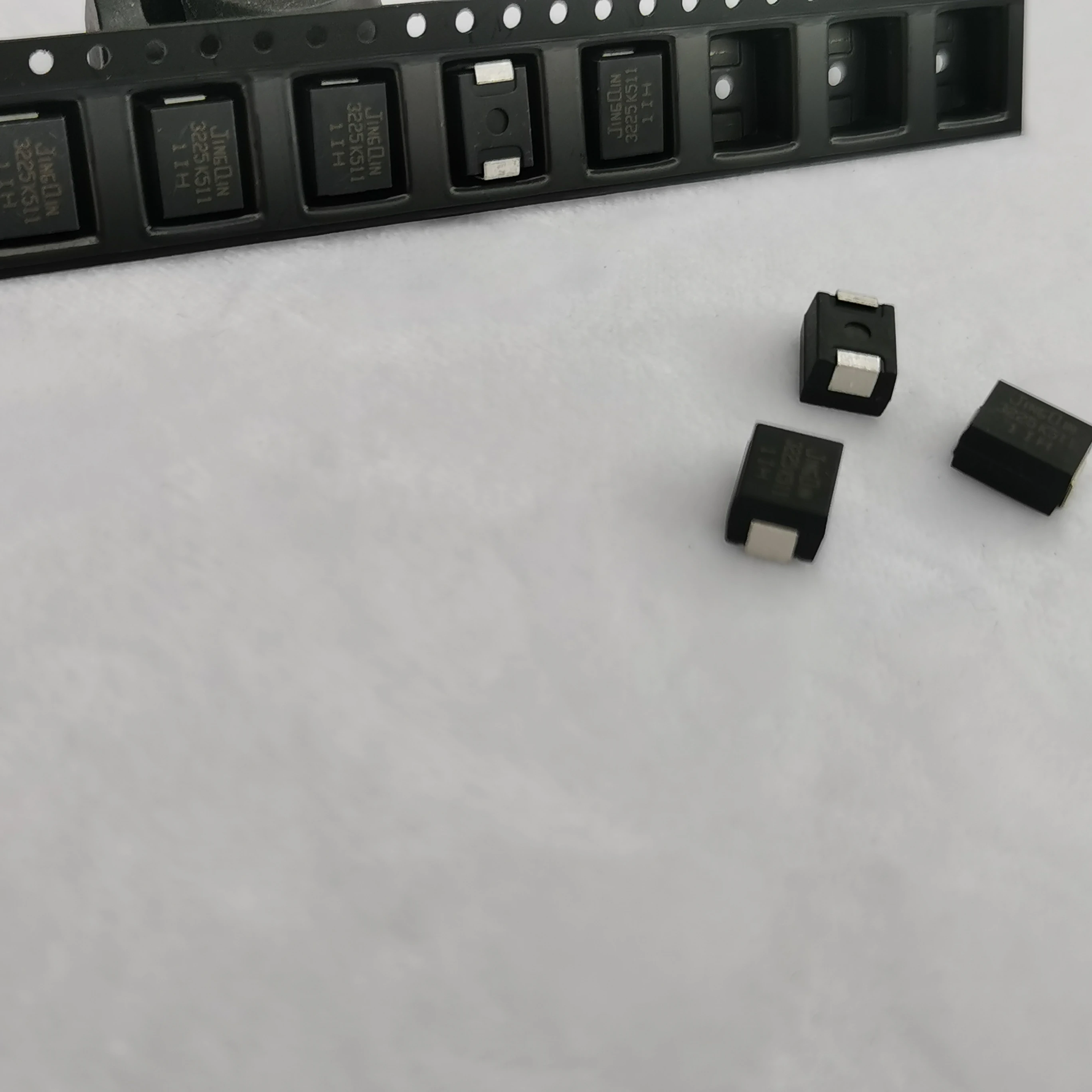 SMD Варистор 3225K511 чип резистор