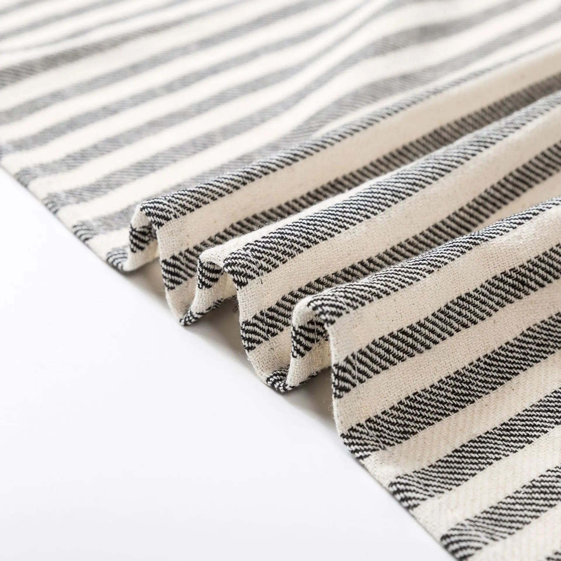 100% Cotton Large Size Square Turkish Beach Towel Super Water Absorbent with Custom Logo & Tassel Disposable for Airplane Use