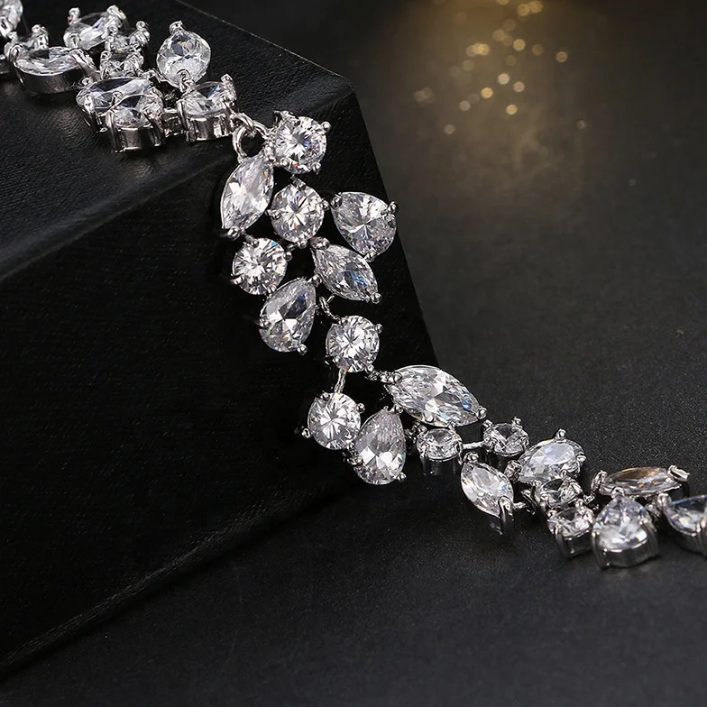 High Quality Exquisite Shinny Zirconia  Bracelet Wholesale Bridal Wedding Leaf AAA Zircon Jewelry Charm Chunky Bracelets Women