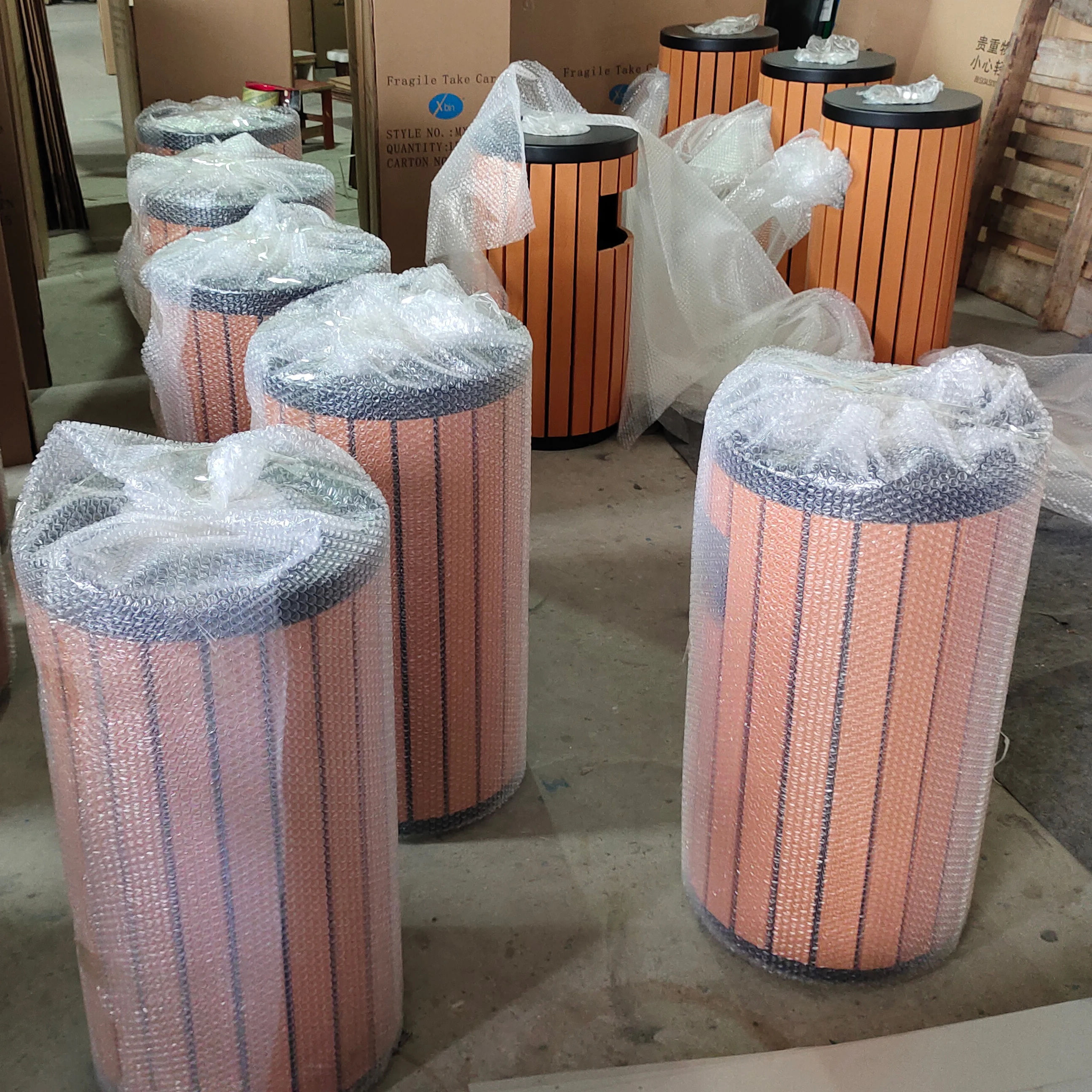 MAX Round Outdoor Garbage Can and Eco Friendly Trash Can Wood & Iron 30L Storage Bucket Recycling without Lid Standing Stocked