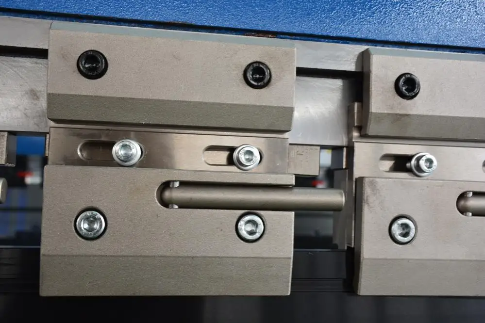 200T/6000 CNC Hydraulic Press Brake Sheet Metal Bending Machine For Sale