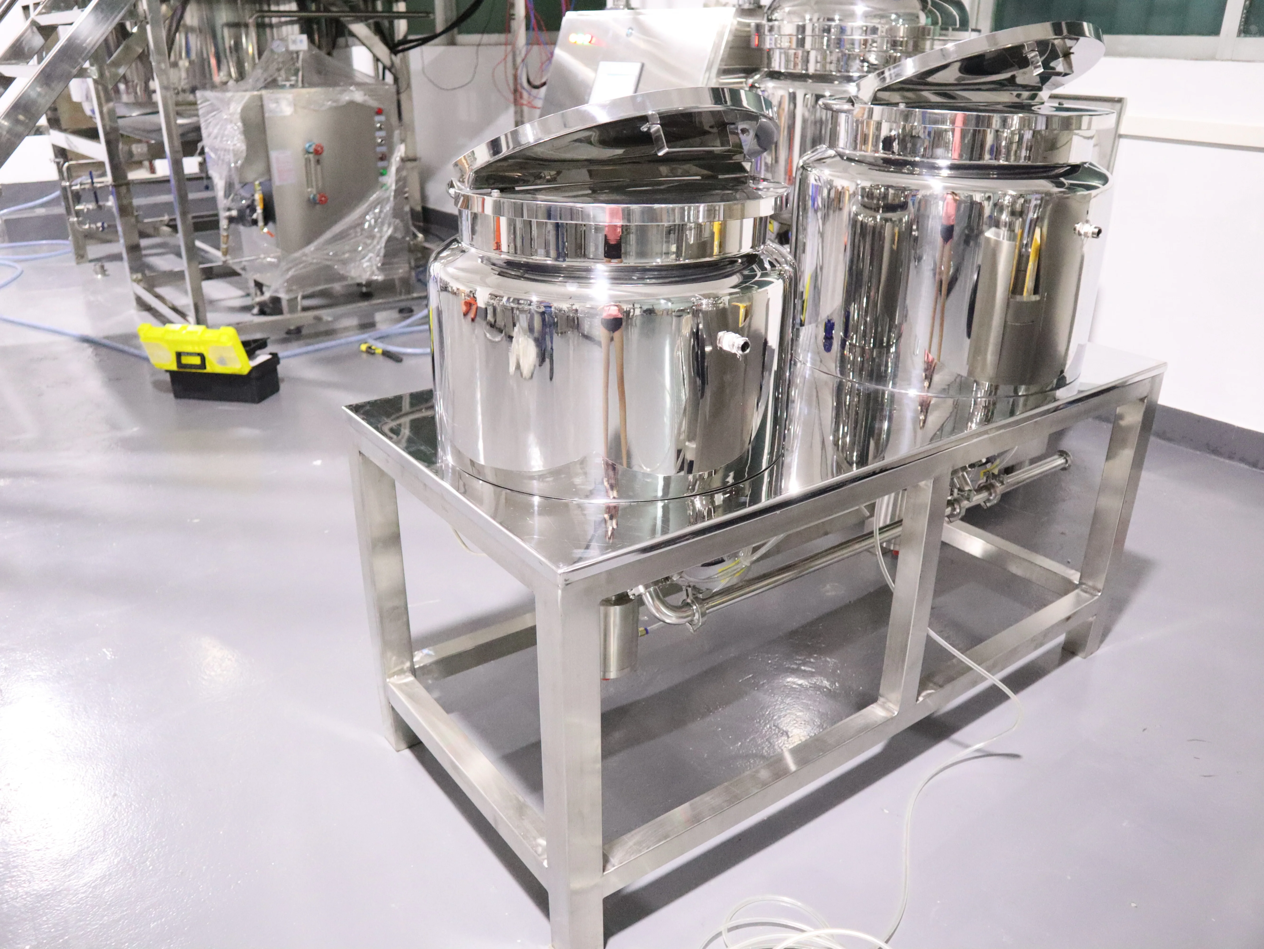 Yeto Customized High Shear Vacuum Homogenizer Emulsifier Mixer Cream Cosmetic Body Lotion High Shear Vacuum Mixing Machine