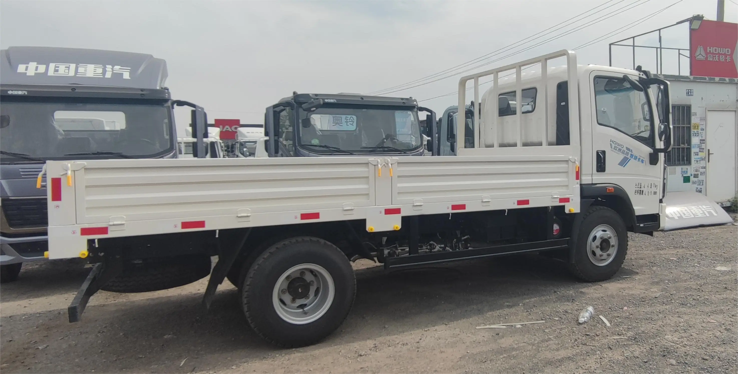 2024 Cheap Price SINOTRUCK HOWO Light Truck 150hp 4*2 New Dump Truck 6 Wheels Diesel