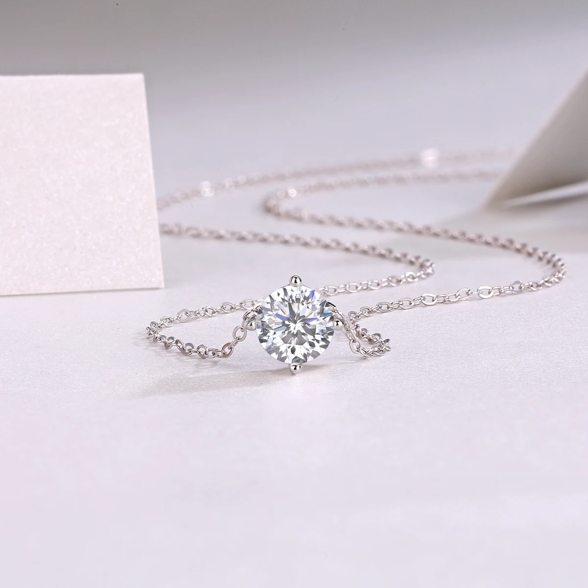 2024 Fashion Jewelry 925 Sterling Silver True Love Four prong Moissanite Pendant Necklace