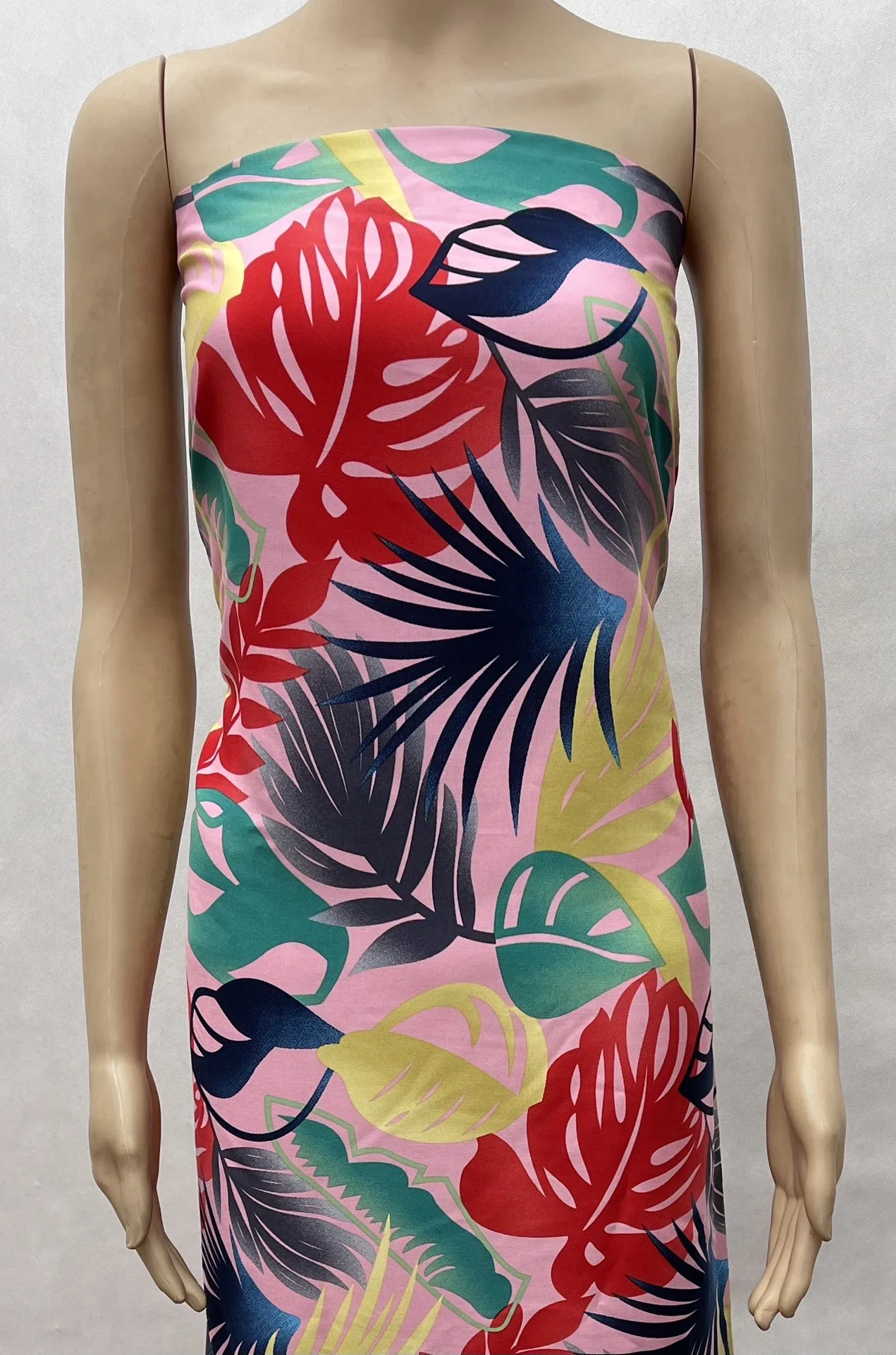 Wholesale 45s*45s Customized Breathable Eco-friendly Hawaiian Style Floral Rayon Viscose Woven Printed Fabric For Summer Dress