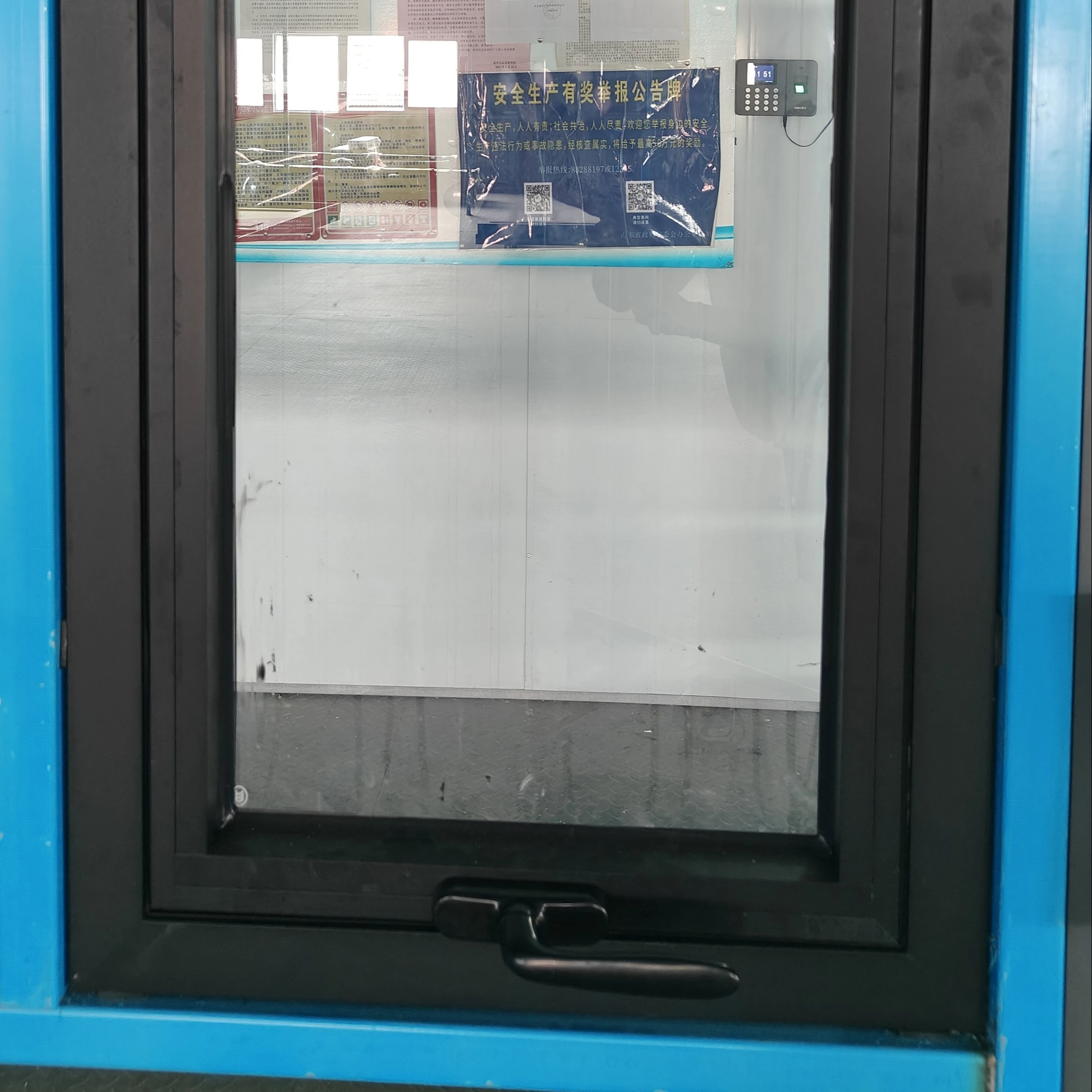 Американский Nfrc Aama Nami одобренный ручной замок экологически чистый профиль алюминиевый сплав навес окна подвальные