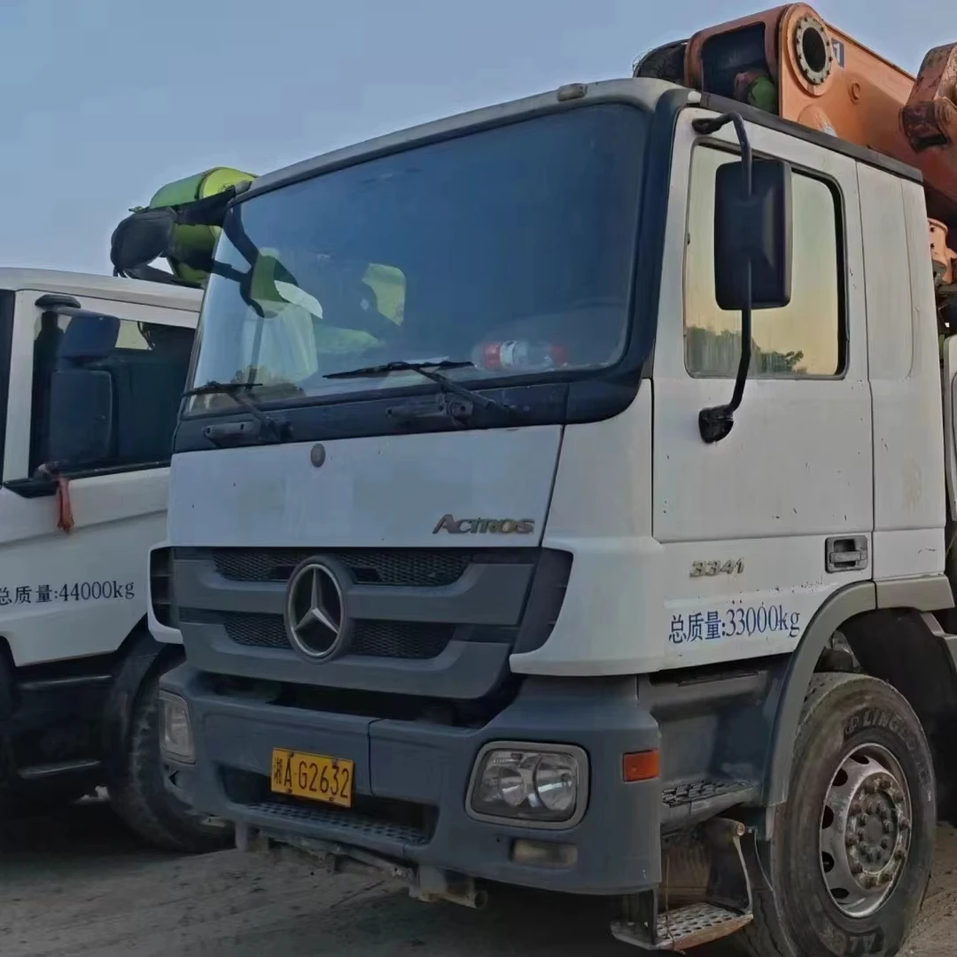 13 Years Zoomlion Mercedes Benz 49m Used Concrete Pump Truck 6 Section Moving Arm Pump Section Trucks