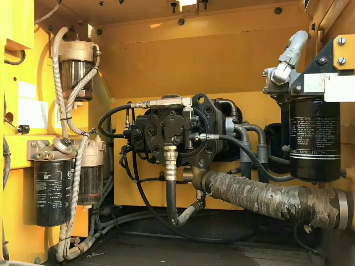 Экскаватор Kobelco желтый высокое качество низкая цена