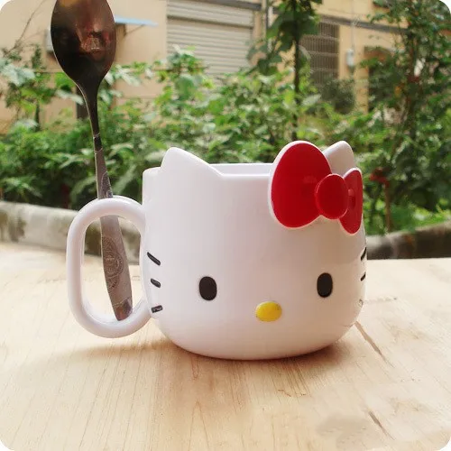 New arrival best seller mark plastic juice cup cartoon cat cup Hello Kitty printing Mug shape milk plastic mugs for children