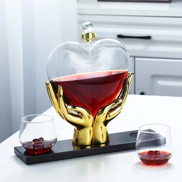 Wholesale 1000ml New Design Handmade Heart Shape Glass Wine Whiskey Decanter