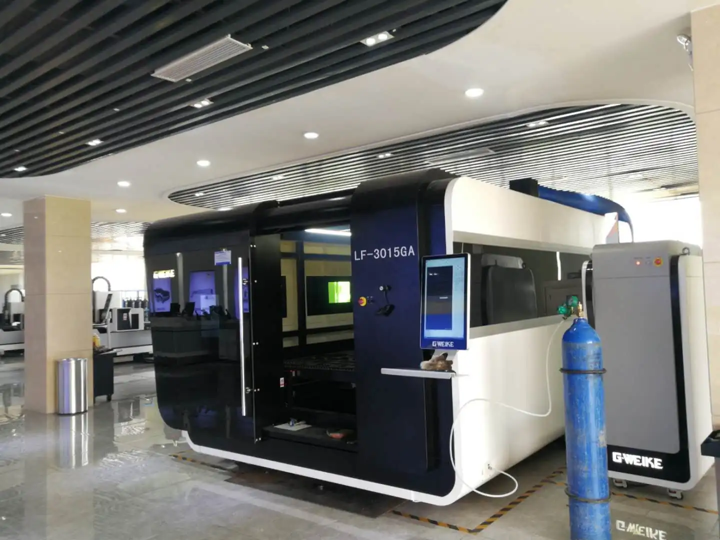 Gweike  LF3015GA 1KW 2KW 3KW 4KW 6KW 2024 hot selling fiber laser cutting machines with exchange table